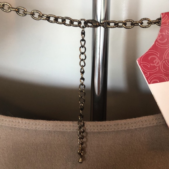 CHARMING CHARLIE FLORAL NECKLACE - Picture 4 of 6